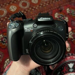 EUC canon powershot XS20